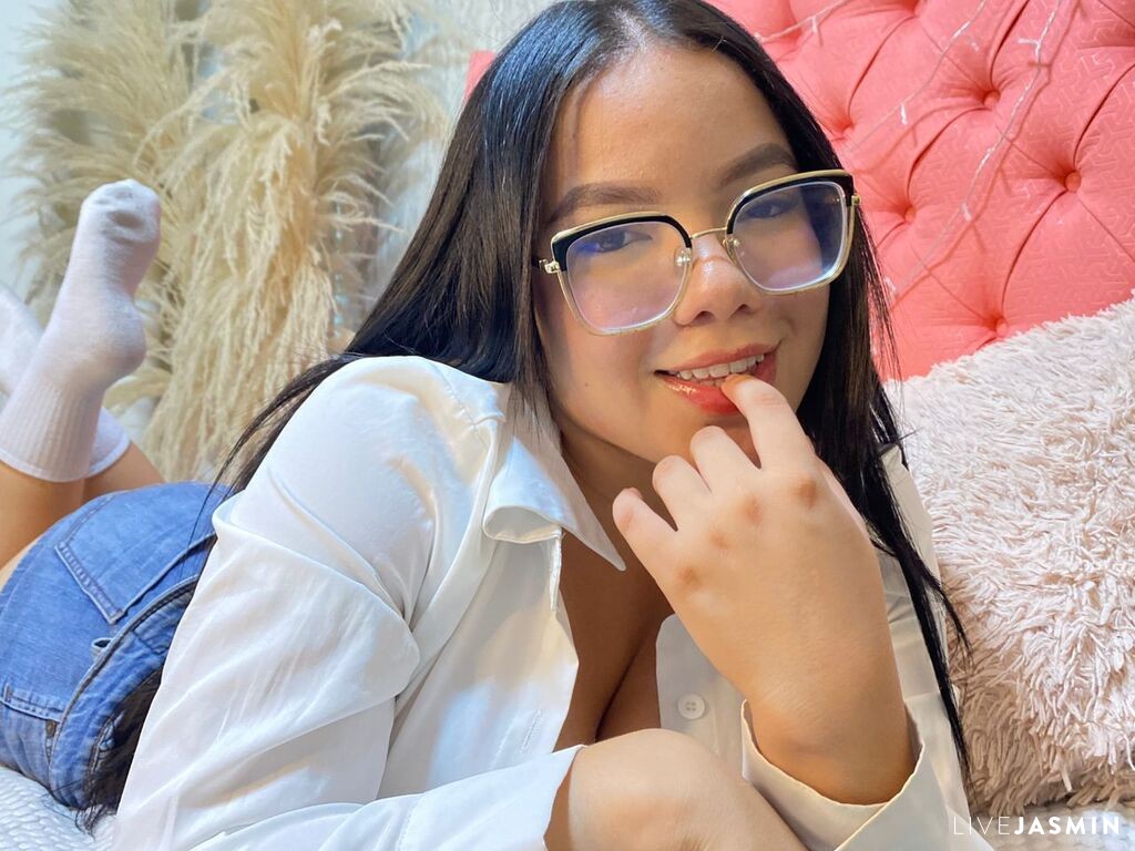 Profile photo for MiaDilucass