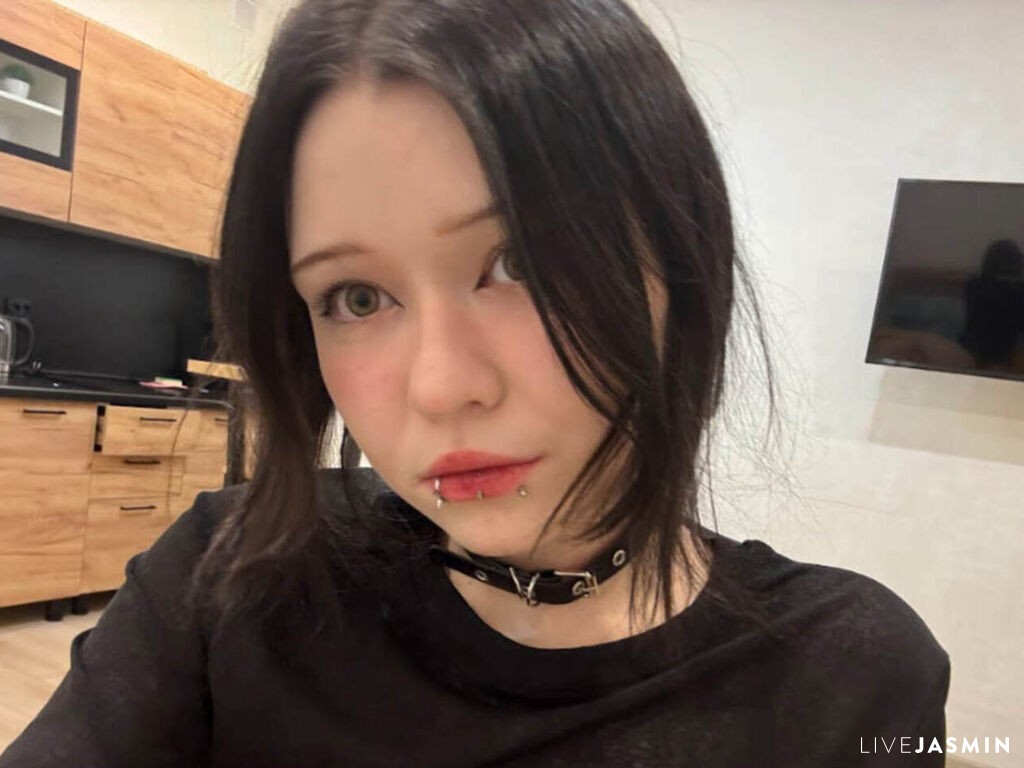 MiaMyaw model profile and live status