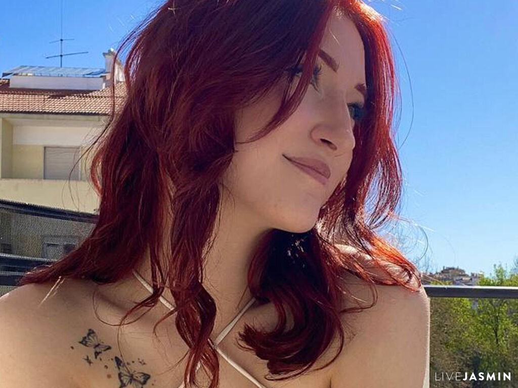 MilaFlame live cam girl profile