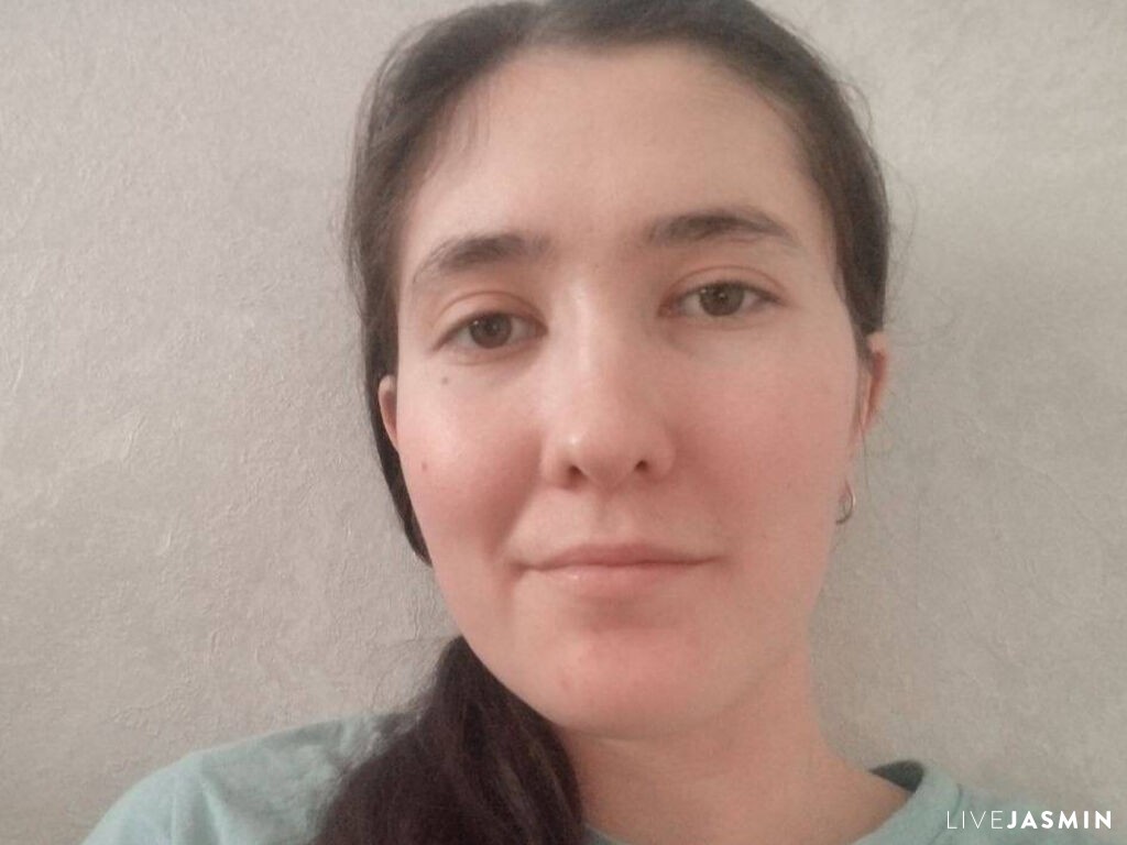 Cam girl profile image for MildaParillo