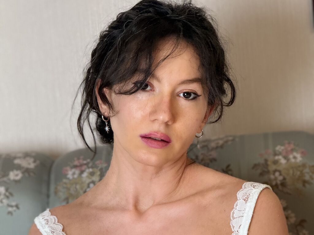 MnemoZeina profile in Live 36 Year Old Cam Girls