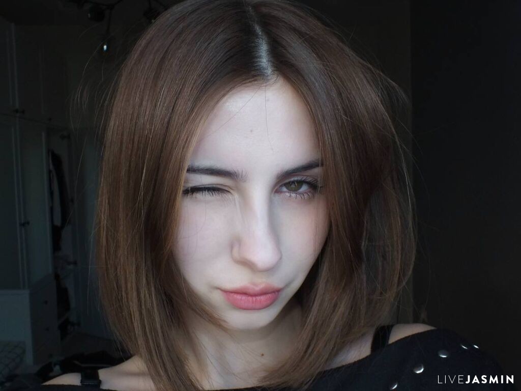 View MollySodisia on AlwaysCamGirls