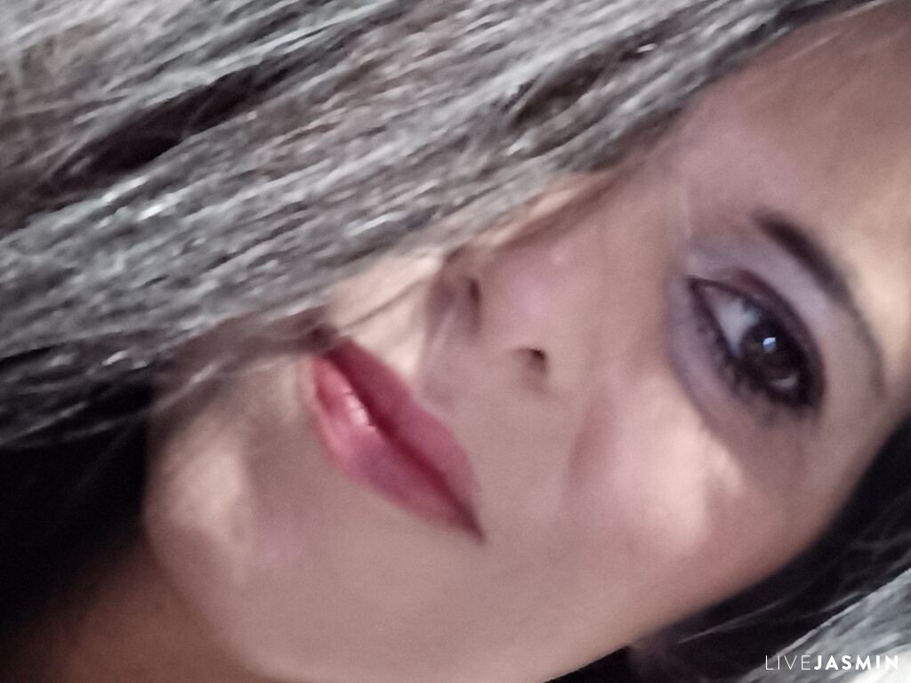 MonicaFerilli model profile and live status