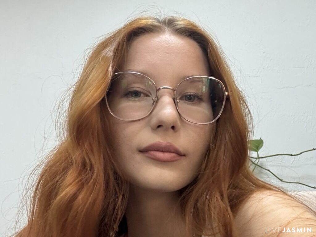 Cam girl profile image for MonicaHampton