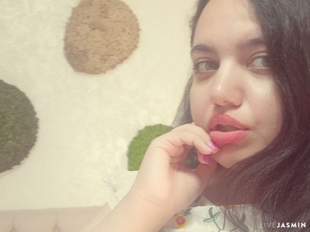 MoniqueJade model profile and live status