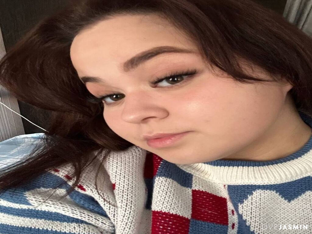 MoonlitAdele live cam girl profile