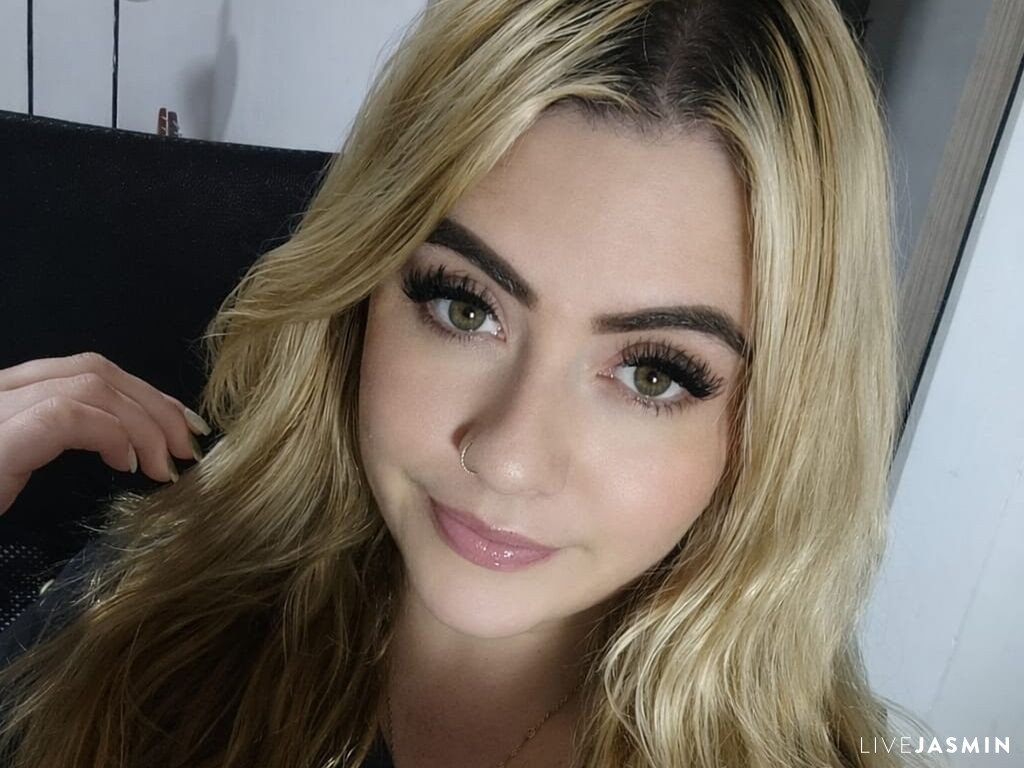 View NatalieBrooks live cam profile