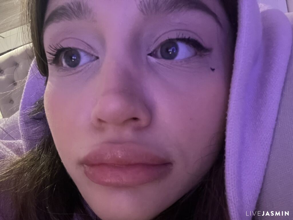 Cam girl profile image for NatalieLynn