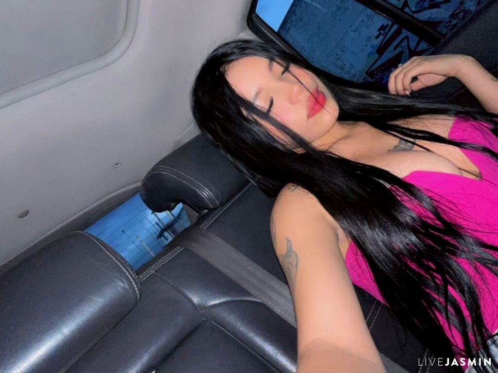 NatashaBoston model profile and live status