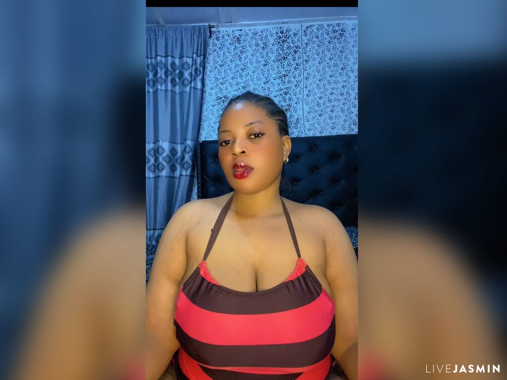 Cam girl profile image for NatashaNelly