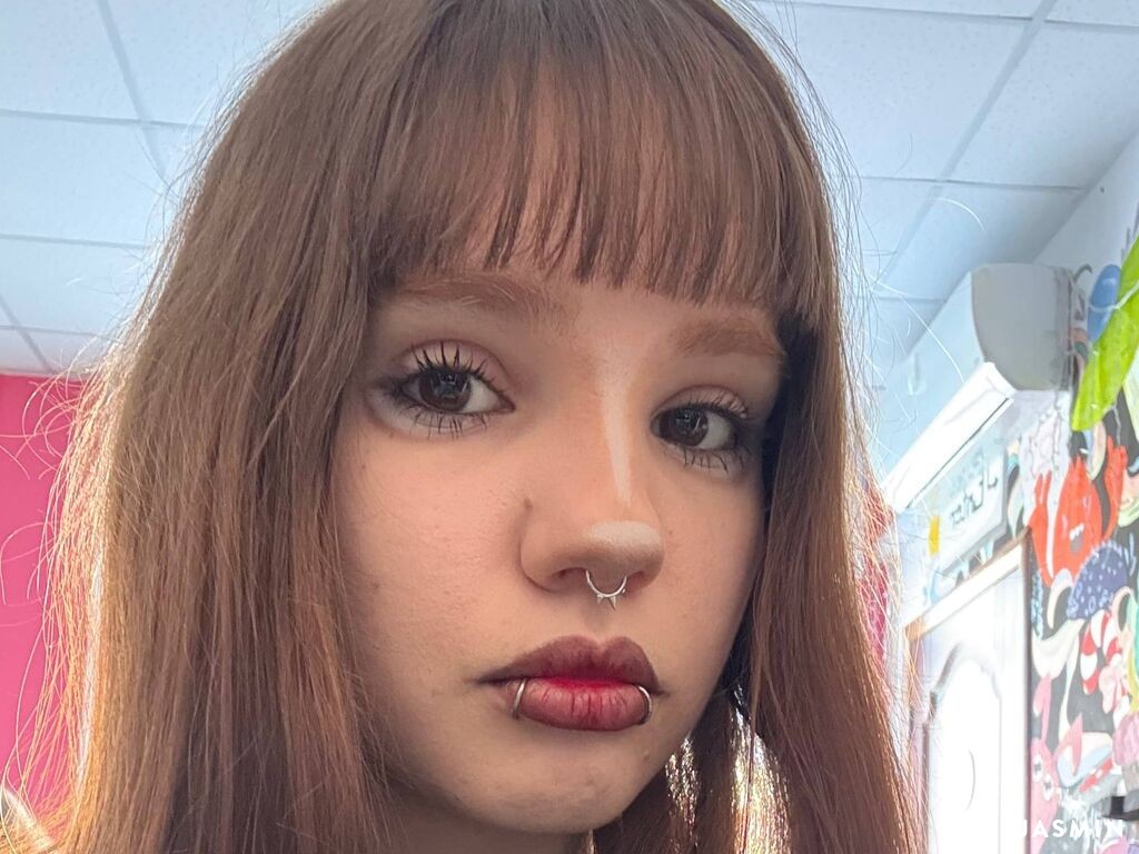 Browse NatishaSuffield live chat profile