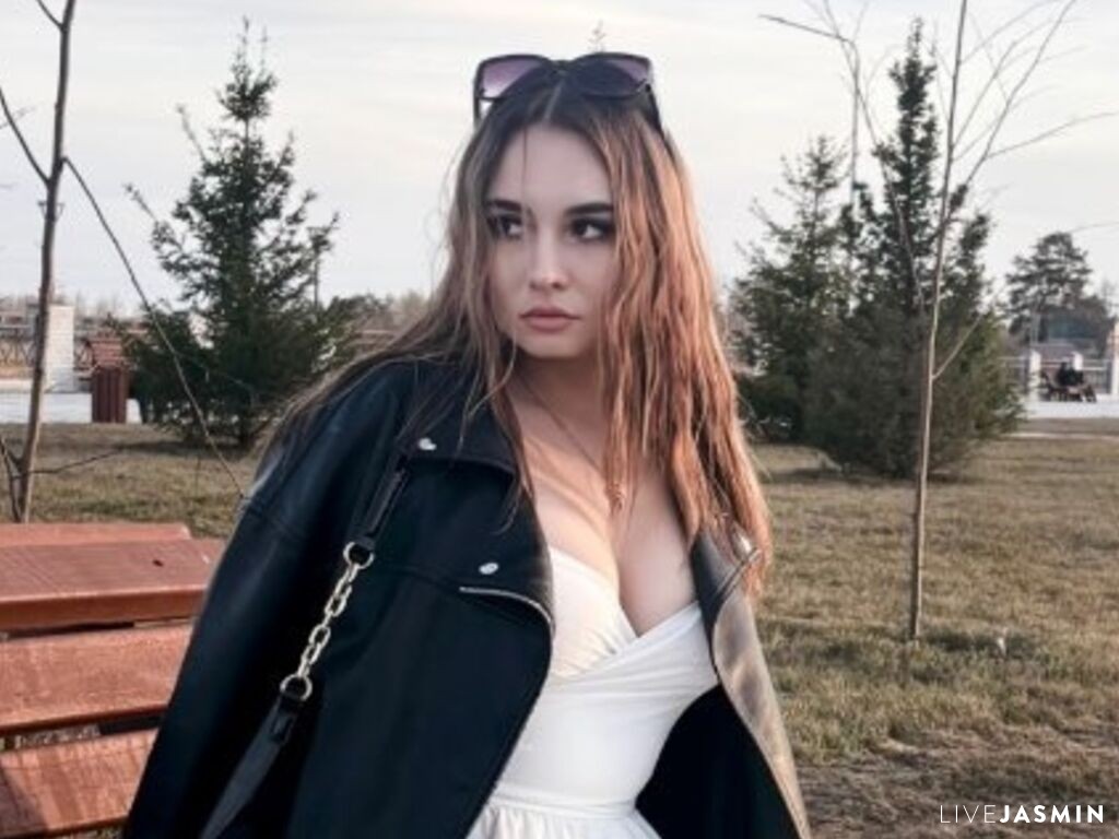 Cam girl profile image for NeliaCorton