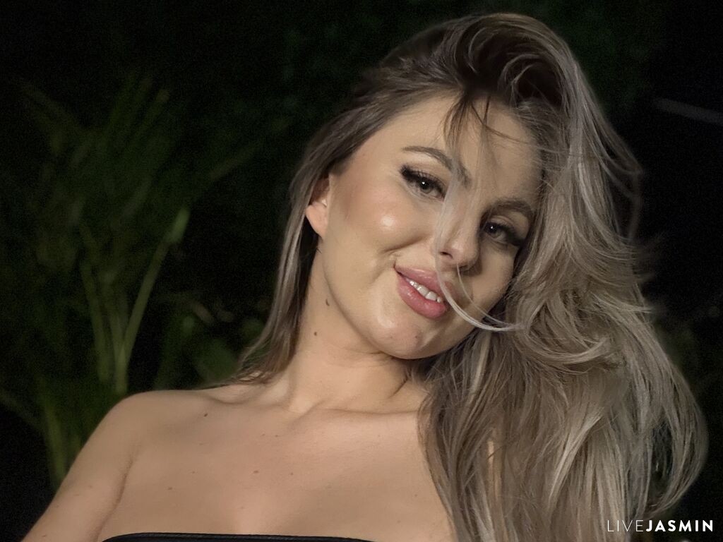 Live cam profile for Nicole