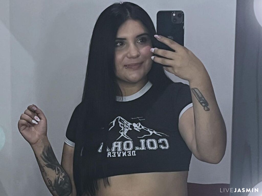 View NinaVelve live cam profile