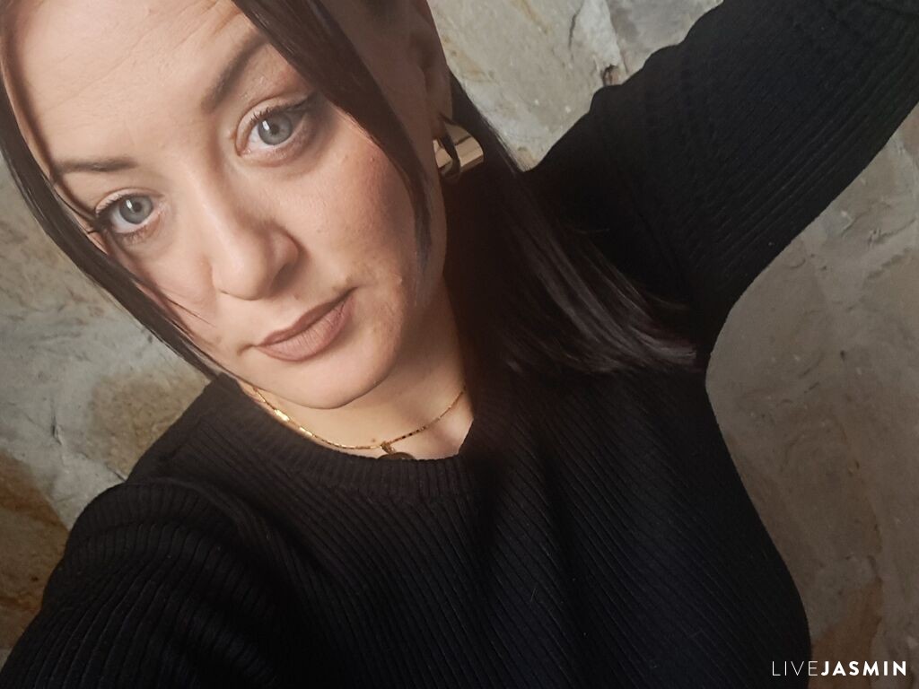 Cam girl profile image for NorahBlanka