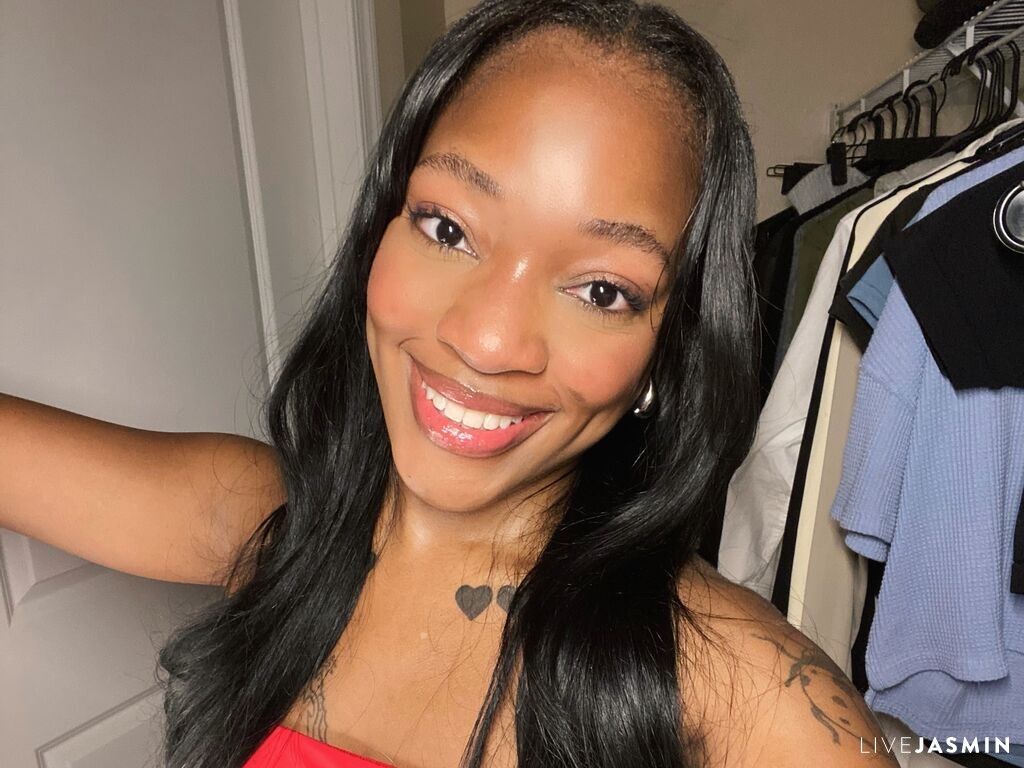 View nicolesolace live cam profile