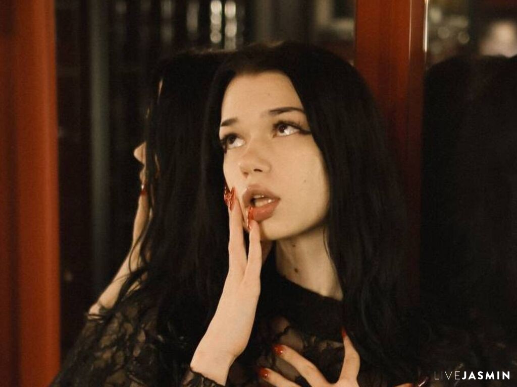 Cam girl profile image for OliviaFoxsis