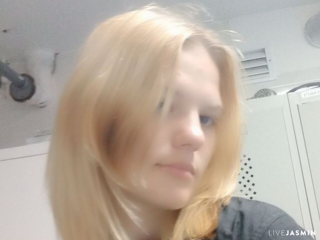 Cam girl profile image for OliviaRambousek