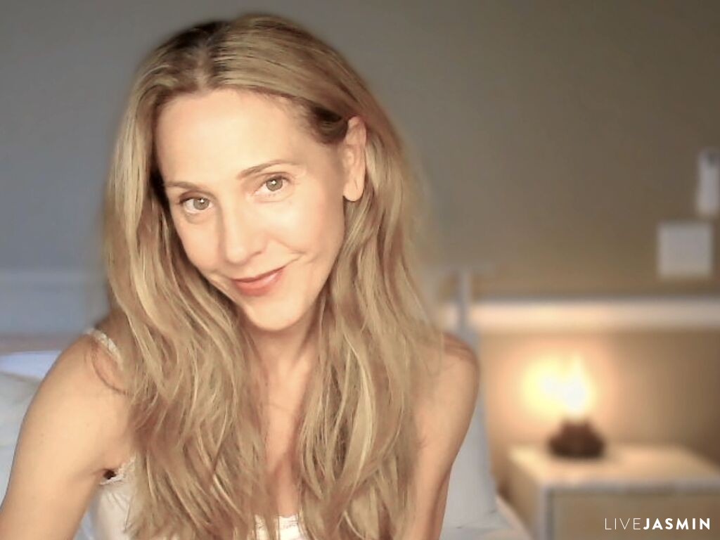 Cam girl profile image for OpheliaHardin