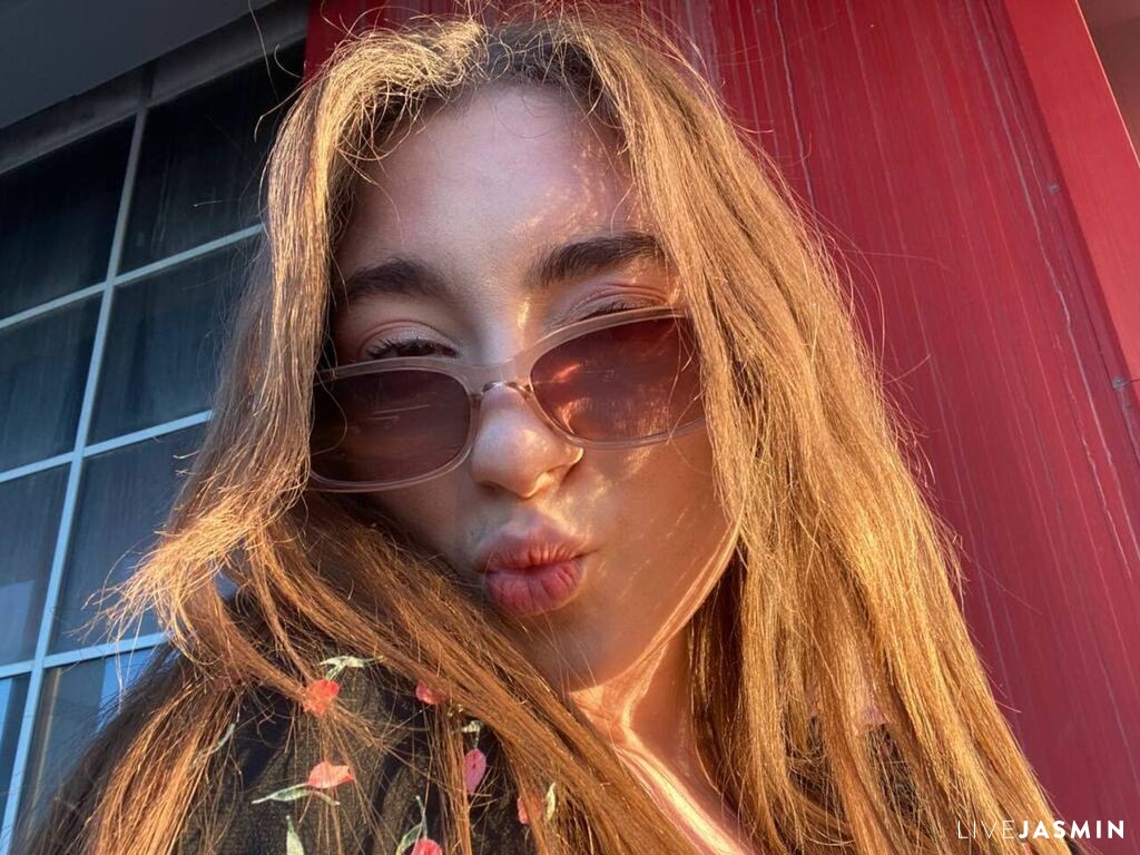 Cam girl profile image for PatrickBriley