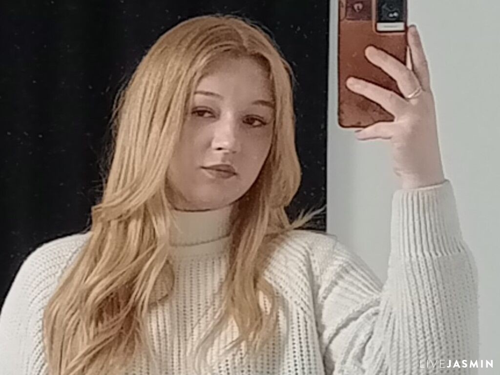 Cam girl profile image for PeiGotch