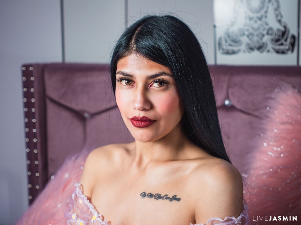PeitonHortua model profile and live status
