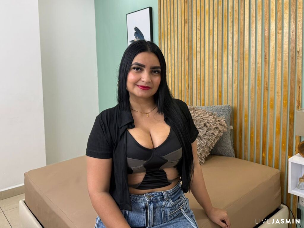 View PerlaThompsons live cam profile
