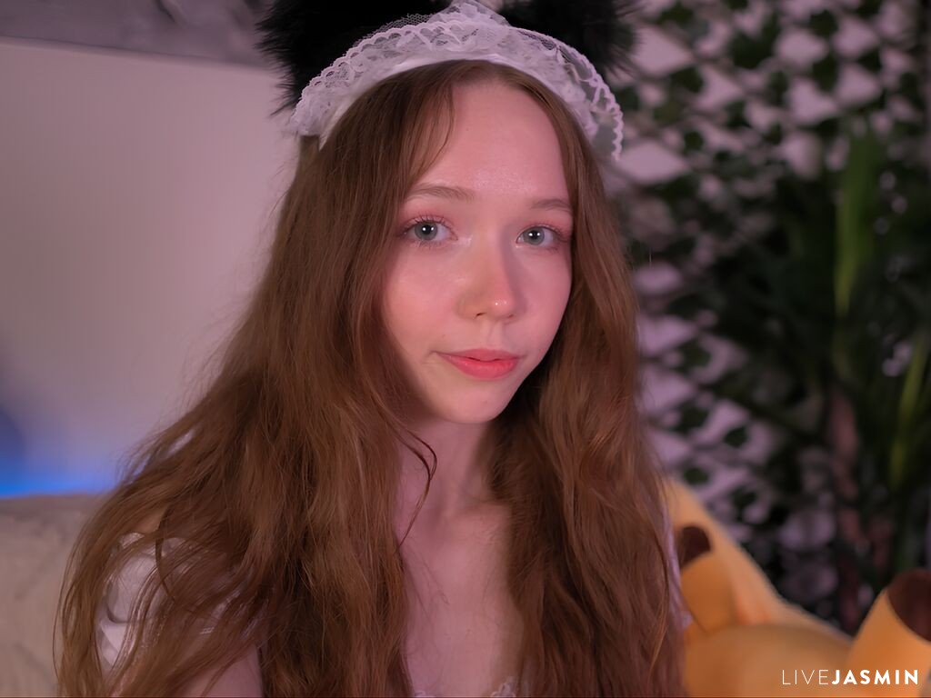 PollyPower live cam girl profile