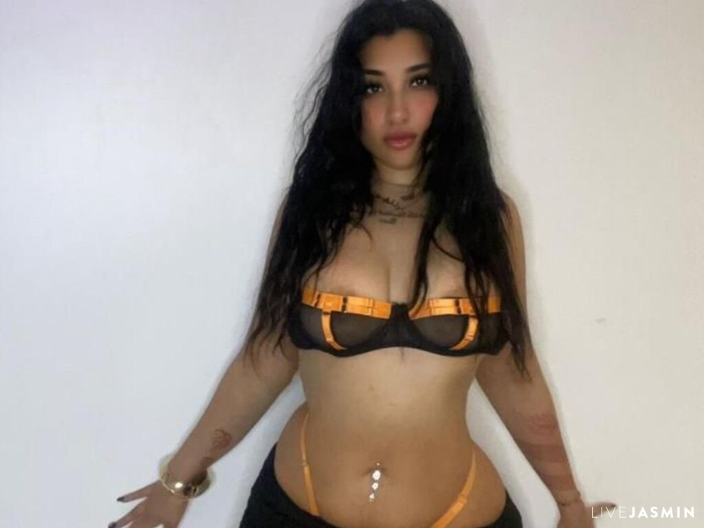Cam girl profile image for Queengiamaria