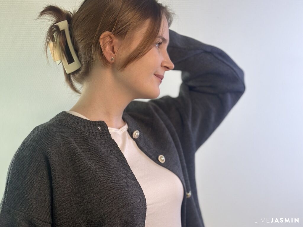 Cam girl profile image for RainaMccorkle