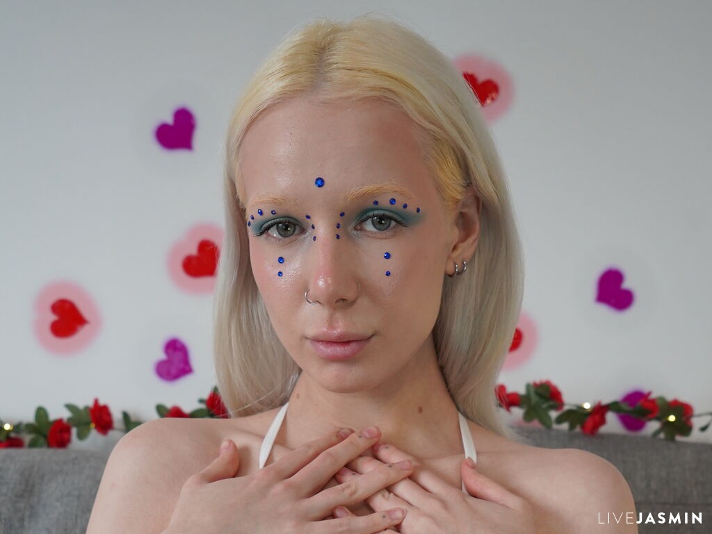 Cam girl profile image for RanyLoveThompson
