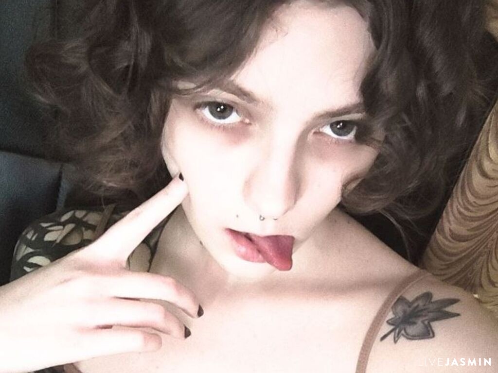 ReaganFroid model profile and live status