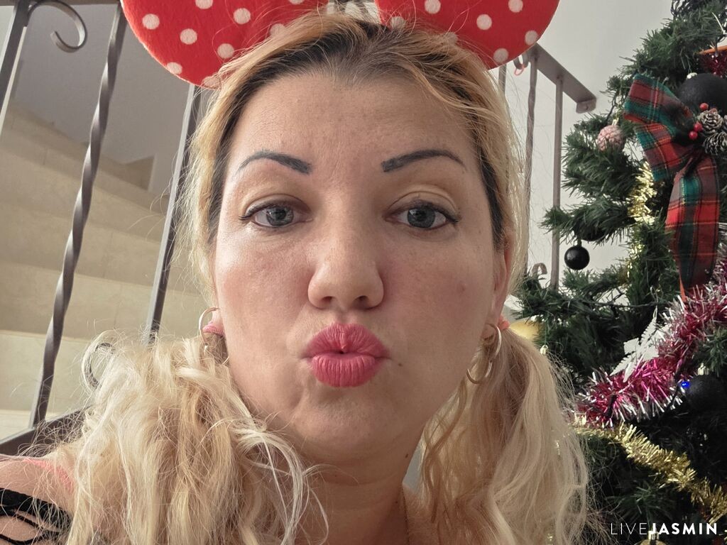 Profile photo for RoseStifer
