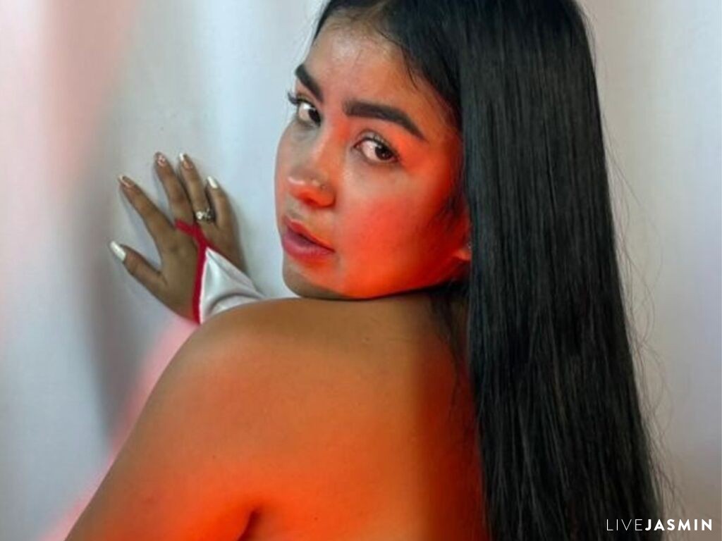 Browse RosieLuna live chat profile