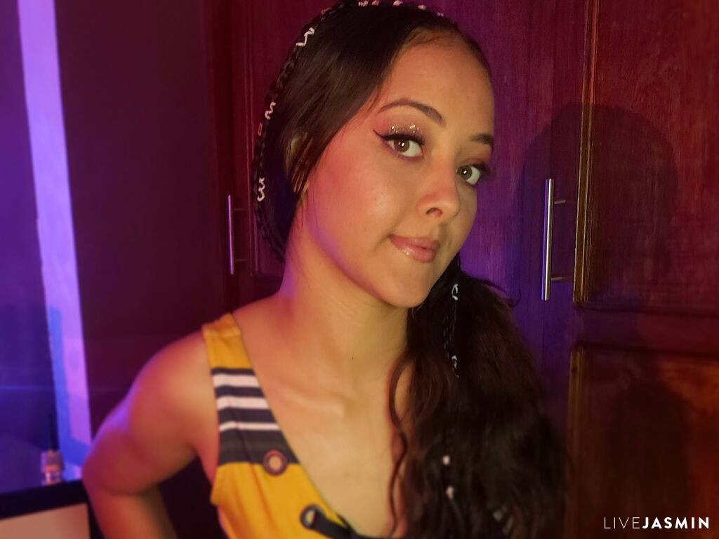 View RouseJade live cam profile