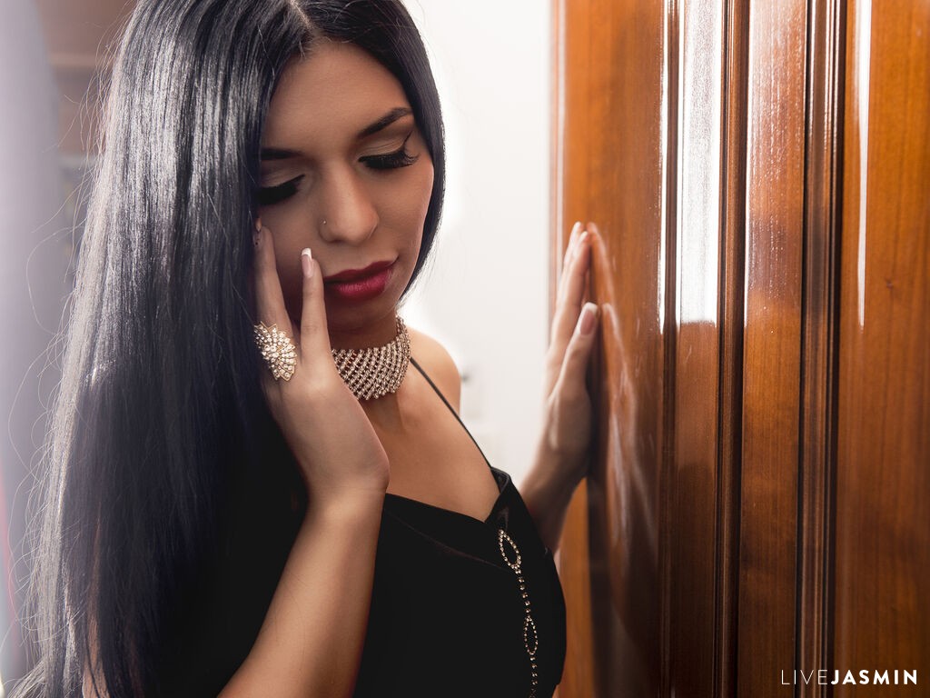 Browse RoxanneBrown live chat profile