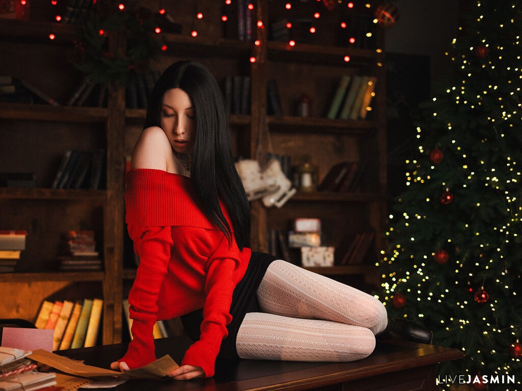 Cam girl profile image for RoxyUrban