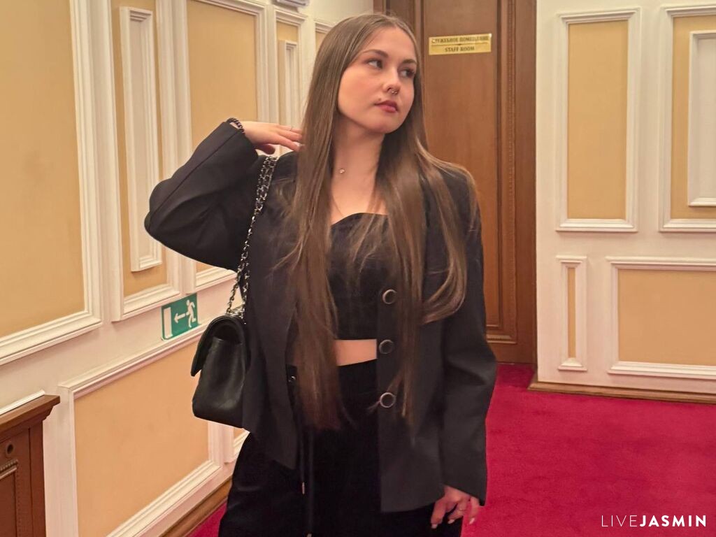 SallyBechler live cam girl profile