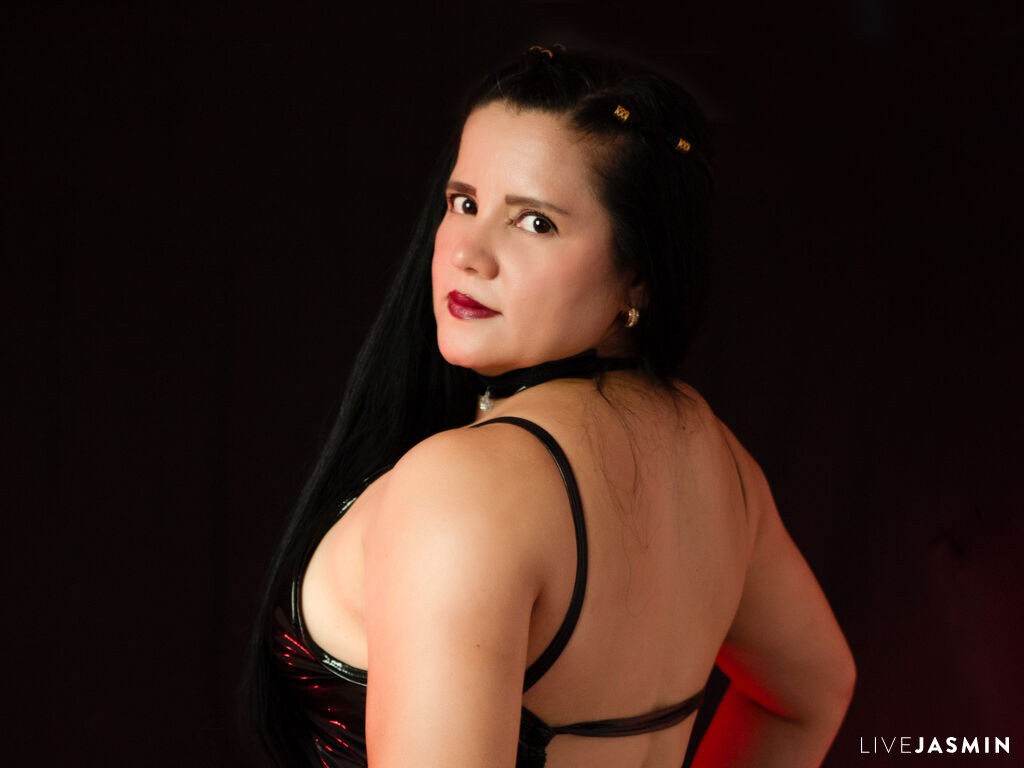 Browse SalomeJaneel live chat profile