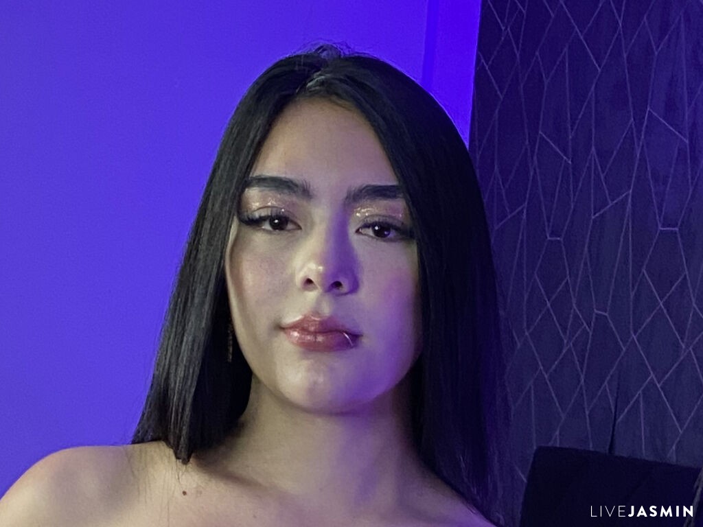 Cam girl profile image for SamanthaChasse
