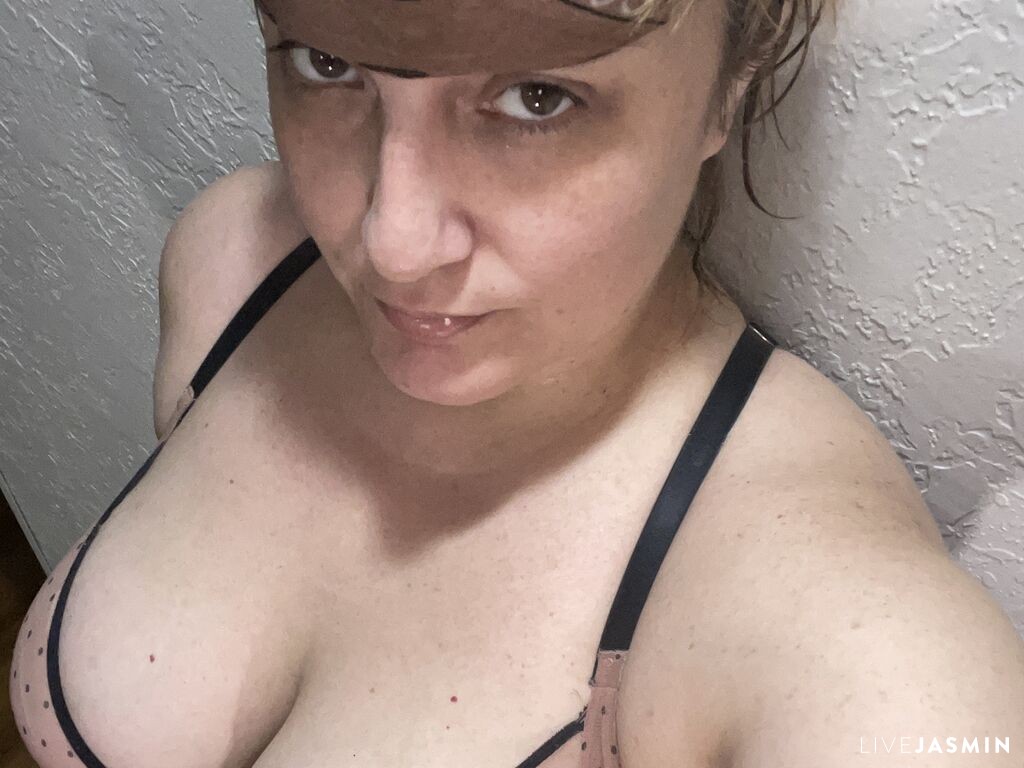 SamieAldridge live cam girl profile