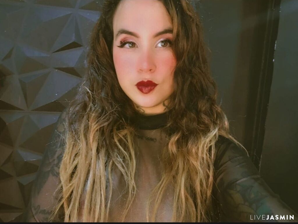 Cam girl profile image for SammyBeil