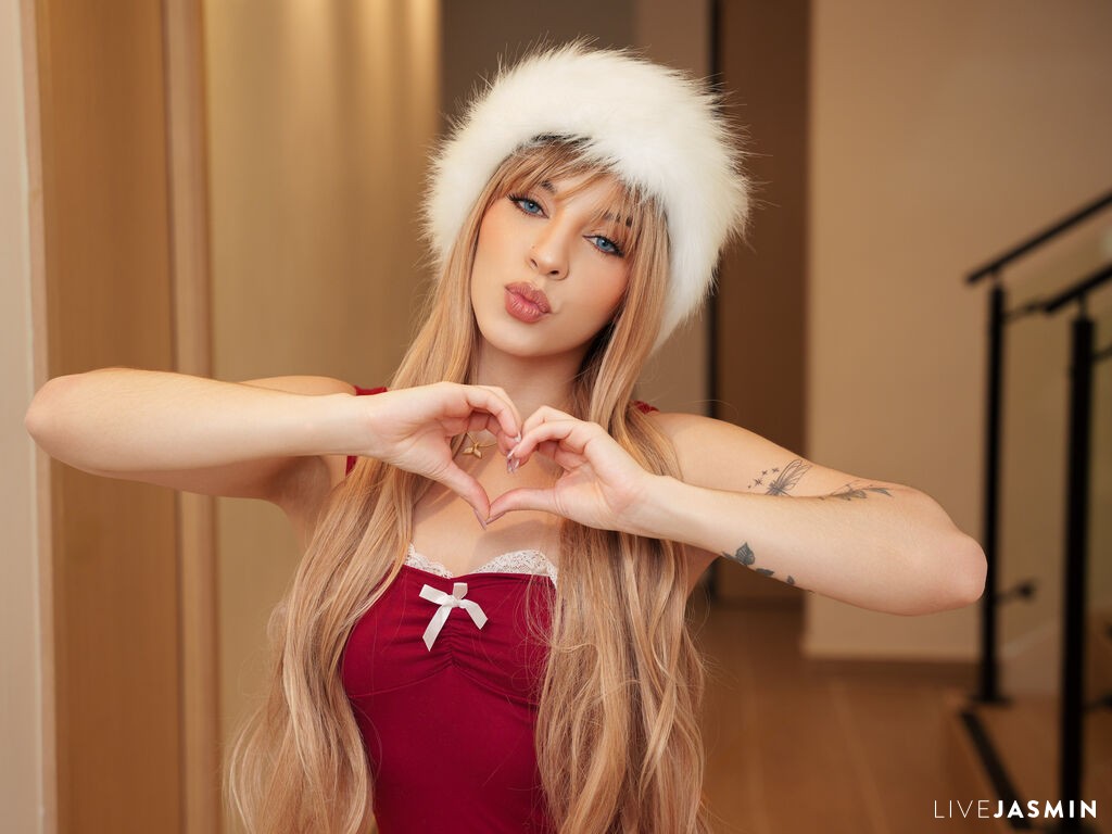 Browse SaraIvanoff live chat profile