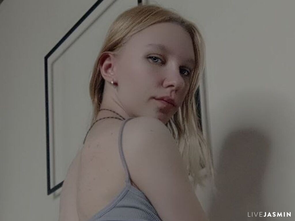 SarahWood LiveJasmin model profile