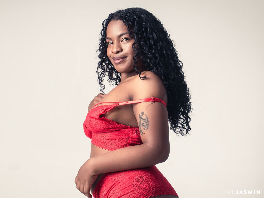 Browse SashaFerrer live chat profile