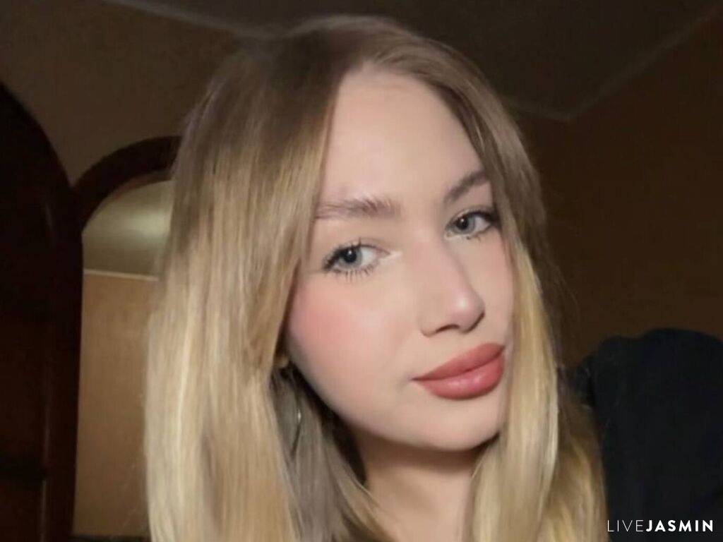 SauBlaydes model profile and live status