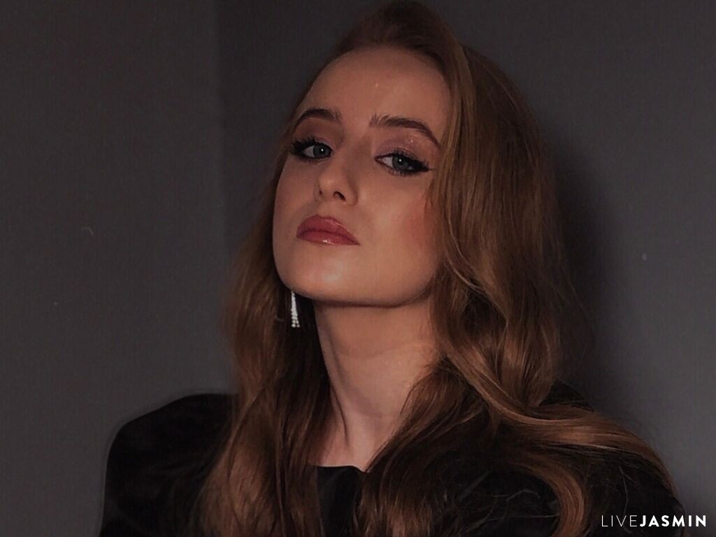 Cam girl profile image for SavinaMinosi