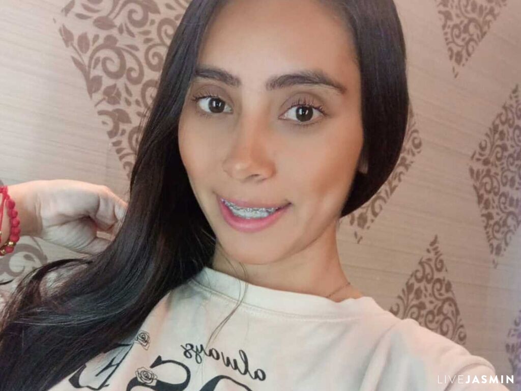 Cam girl profile image for ScarletBarker