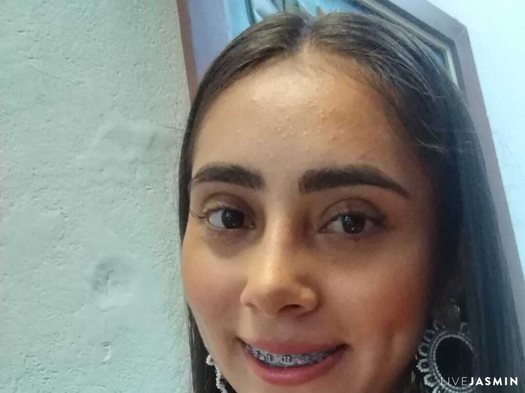 Cam girl profile image for ScarlettMiller