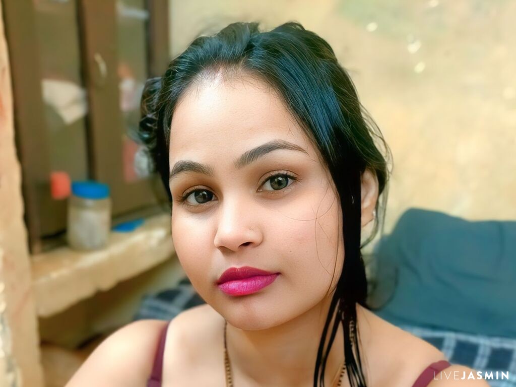 View SeemaKumari cam profile and live status